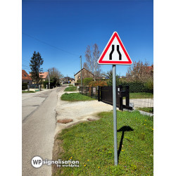 Panneau routier A3 I Panneau chaussée rétrécie en ville et village I WP Signalisation