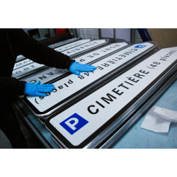 Panneau directionnel de position ne comportant pas d'indication de distance D21b1