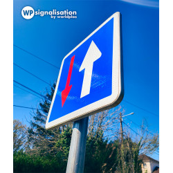 Panneau indication priorité par rapport à la circulation venant en sens inverse C18