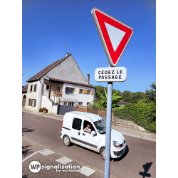 Panneau cédez le passage à l'intersection avec panonceau M9Z Cédez le passage I Panneau AB3A I WP Signalisation