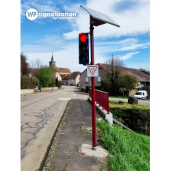 Feu Tricolore Intelligent – Feu Comportemental Piloté Par Radar Intégré