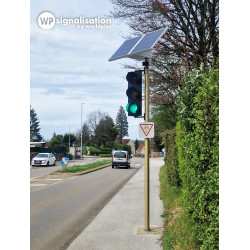 Feu Tricolore Intelligent – Feu Comportemental Piloté Par Radar Intégré