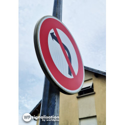 Panneau d'interdiction de tourner à gauche à la prochaine intersection B2a | Panneau B2A | WP Signalisation