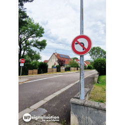 Panneau d'interdiction de tourner à gauche à la prochaine intersection B2a