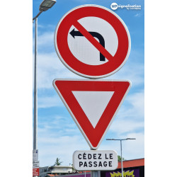 Panneau d'interdiction de tourner à gauche à la prochaine intersection B2a | Panneau B2A | WP Signalisation