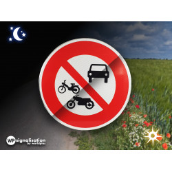 Panneau d'interdiction accès interdit à tous les véhicules à moteur B7B
