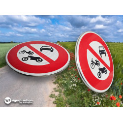 Panneau d'interdiction accès interdit à tous les véhicules à moteur B7B